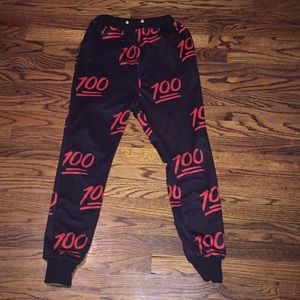 💯 joggers.